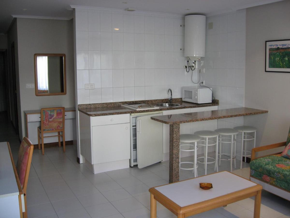 Apartamentos Elena Laredo Luaran gambar