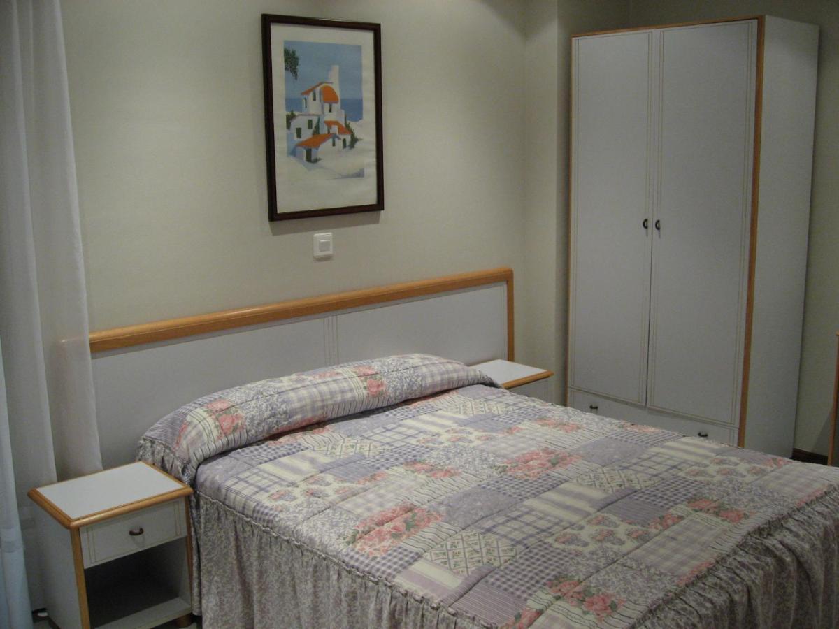 Apartamentos Elena Laredo Luaran gambar