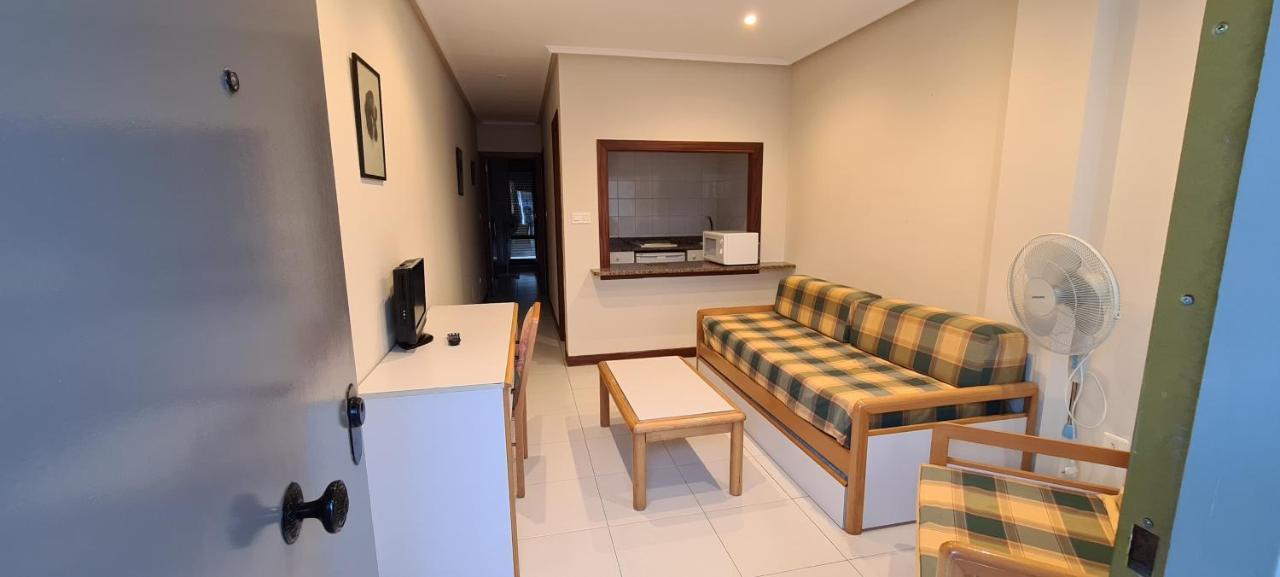 Apartamentos Elena Laredo Luaran gambar