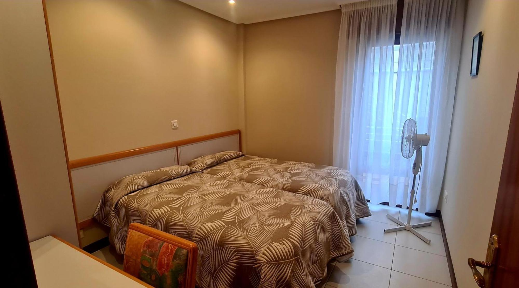 Apartamentos Elena Laredo Luaran gambar