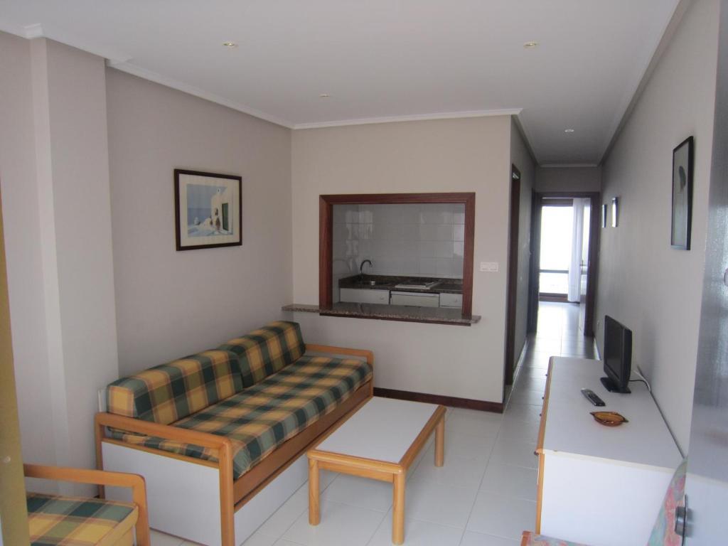 Apartamentos Elena Laredo Luaran gambar