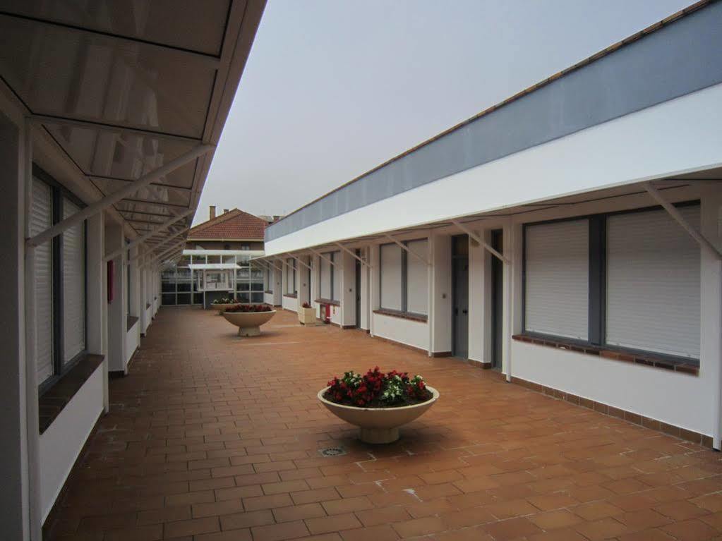 Apartamentos Elena Laredo Luaran gambar