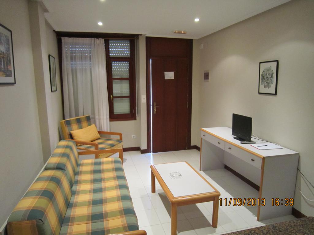 Apartamentos Elena Laredo Bilik gambar
